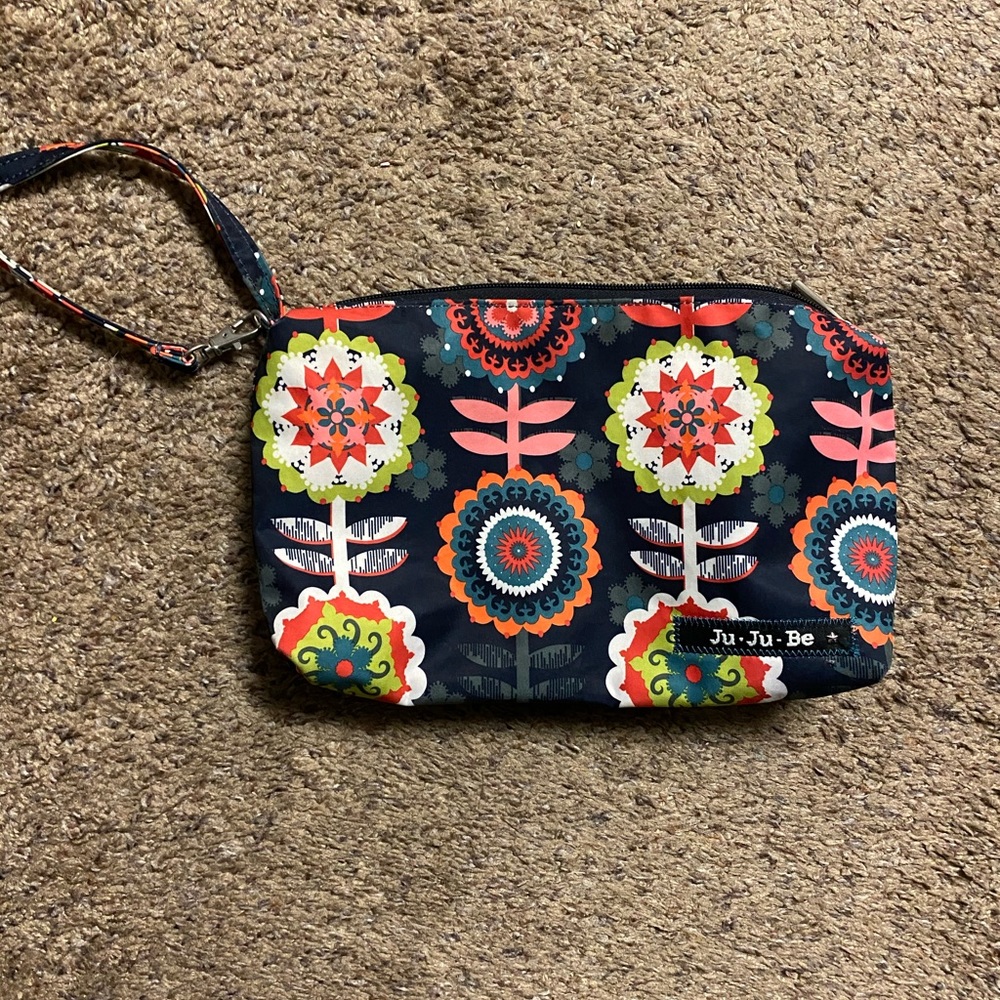 Jujube Be Quick in Dancing Dahlias